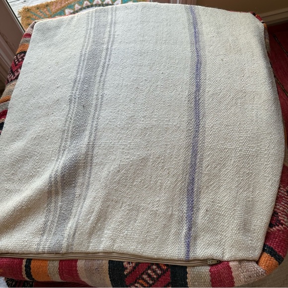 Bohemian Beni Mellal Berber Pouf floor cushion Moroccan boho style - Picture 2 of 2